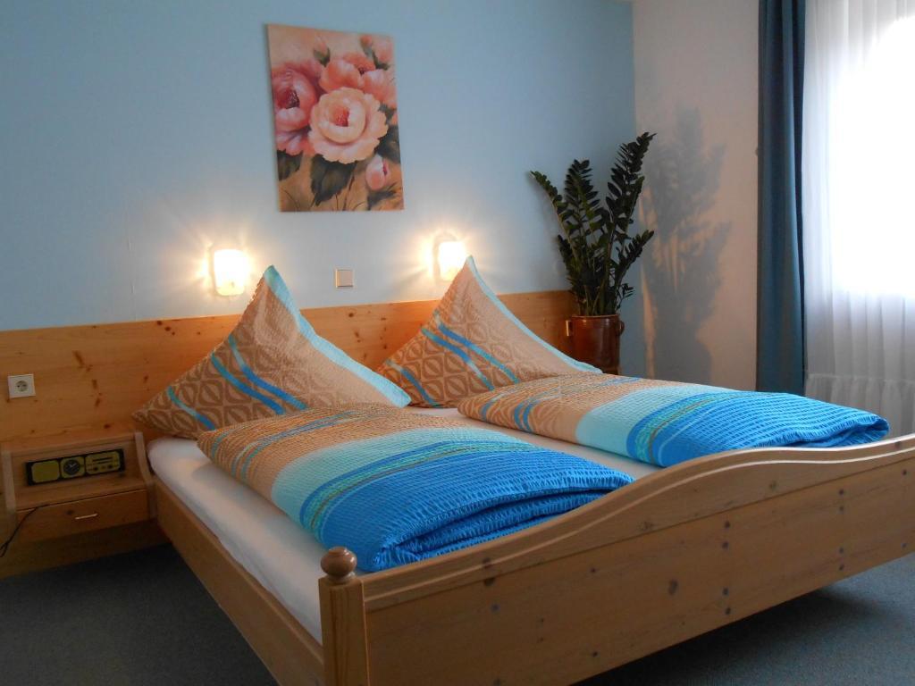 Landgasthof Schutzen Hotel Tengen Room photo